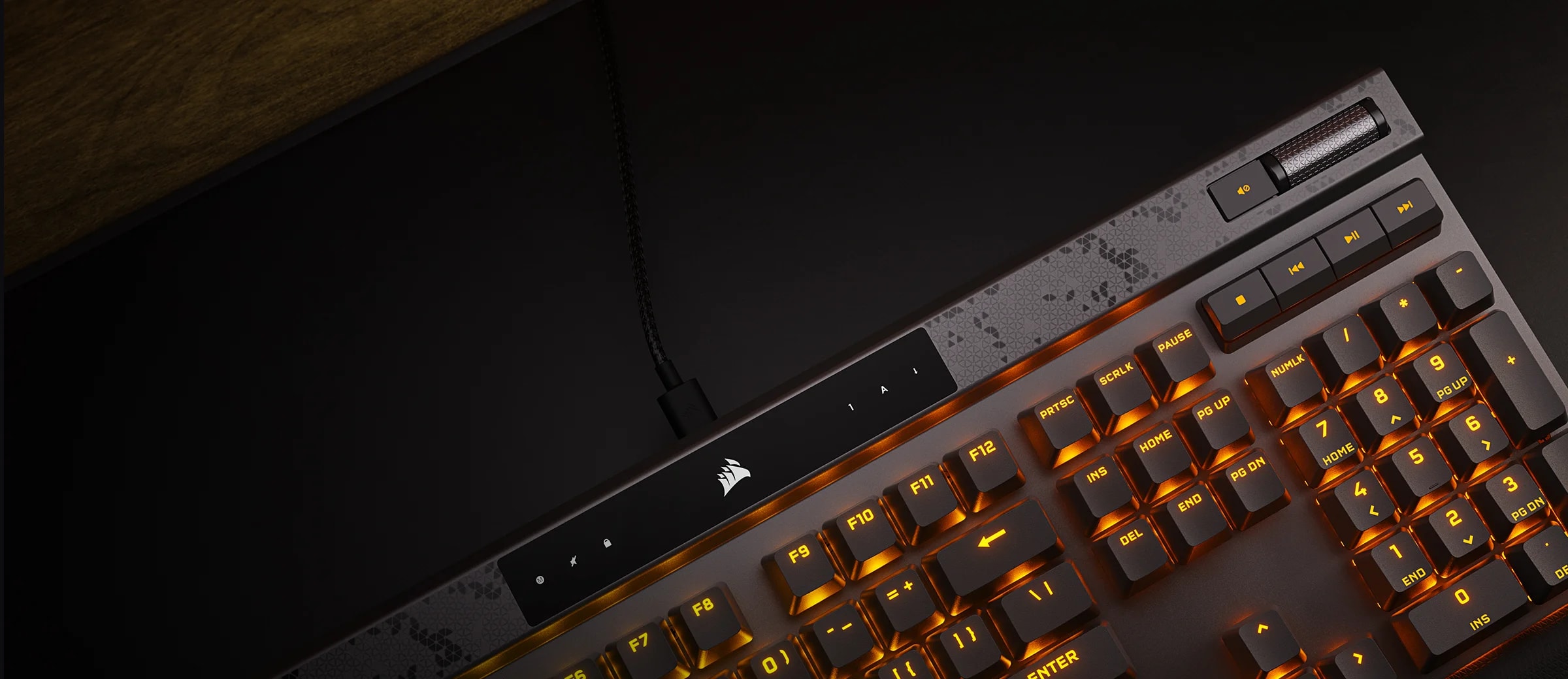 K70 MAX RGB磁性机械游戏键盘— 可调整CORSAIR MGX开关— 铁灰