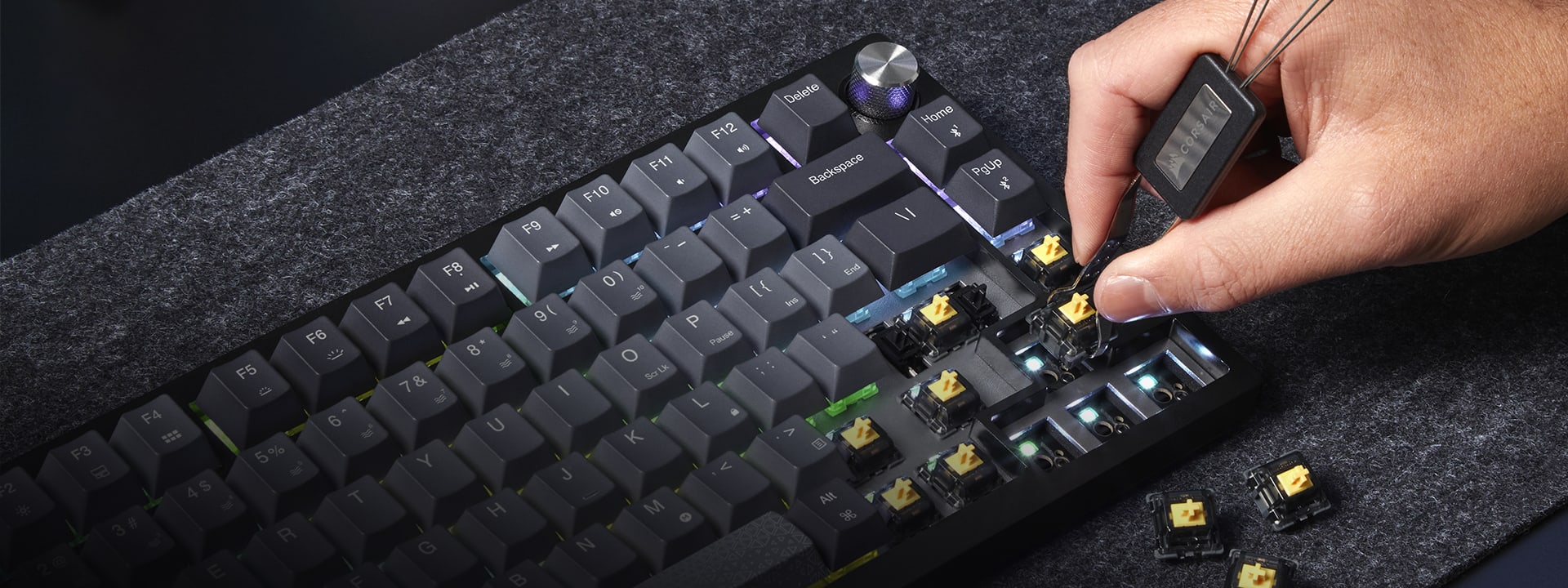 CORSAIR K65 PLUS WIRELESS 75% RGB メカニカルゲーミング