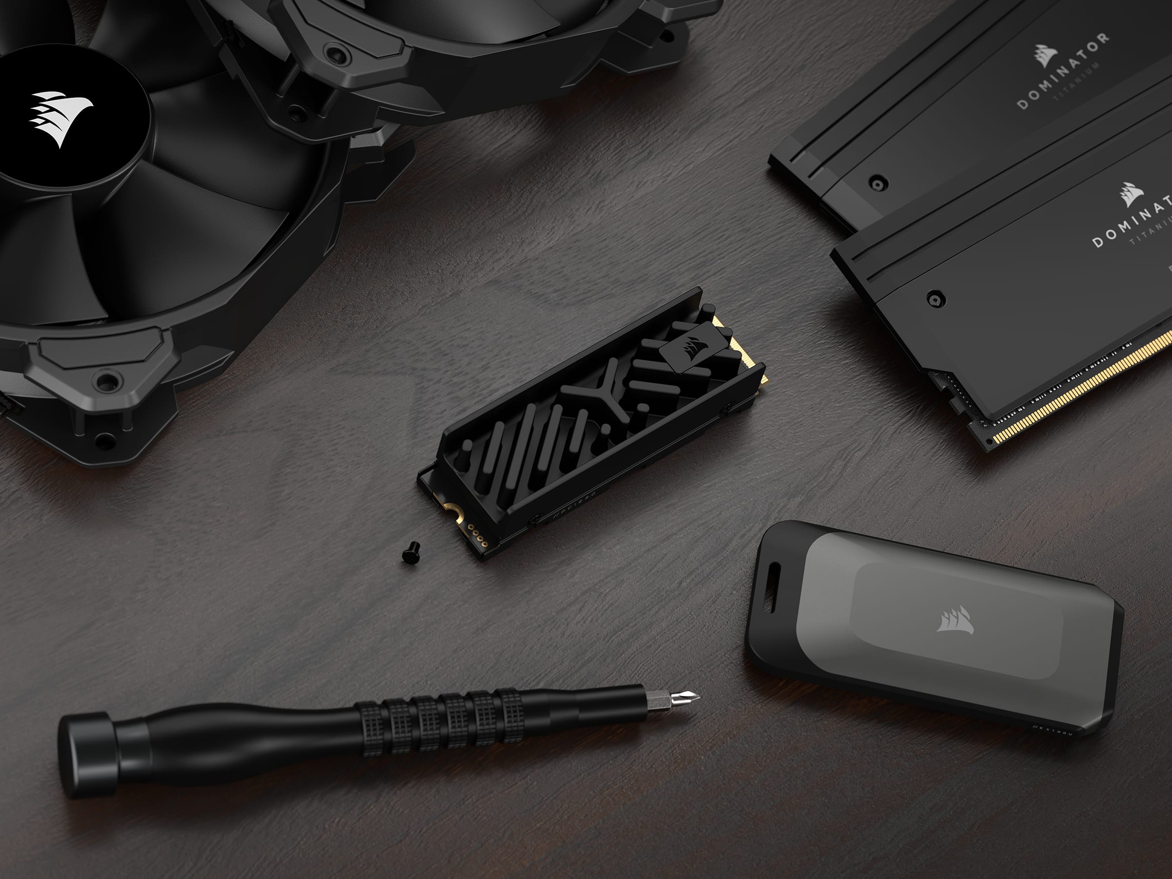 MP700 ELITE with Heatsink 2TB PCIe 5.0 (Gen 5) x4 NVMe M.2 SSD