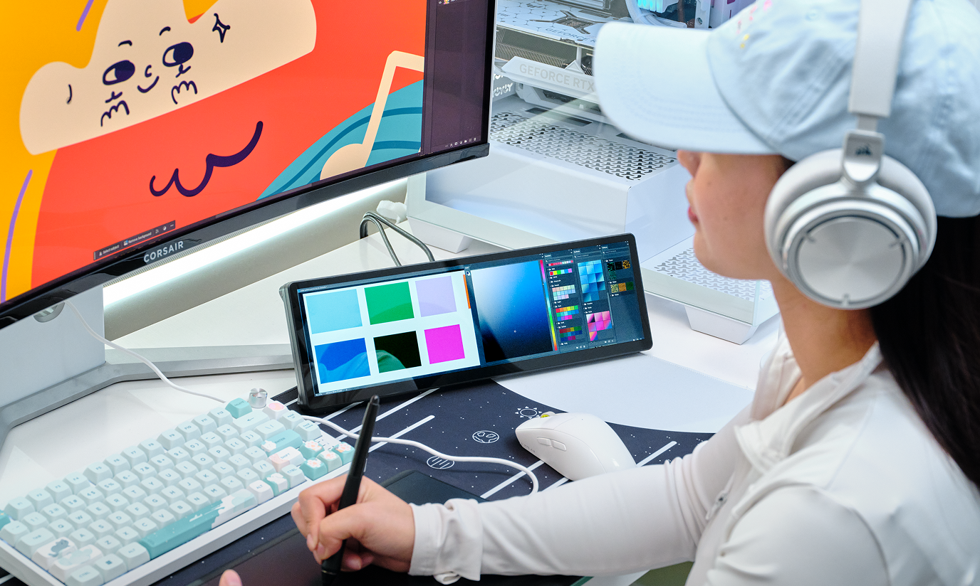 ディスプレイ・モニター本体 CORSAIR XENEON EDGE 14.5 CC-9011306-WW Corsair XENEON EDGE 14.5