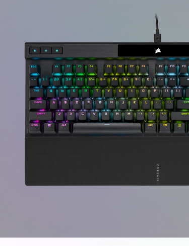 Bildversion für Mobilgeräte einer Vogelperspektivenansicht der mechanischen Gaming-Tastatur CORSAIR K70 RGB PRO mit eingeschalteter RGB-Beleuchtung.