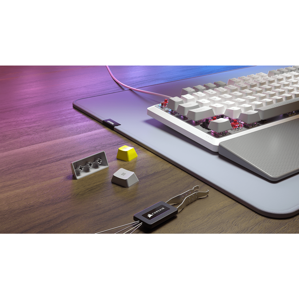Corsair K70 Core SE RGB Mechanical Gaming Keyboard with Palm Rest, цвет: Белый — фото 10