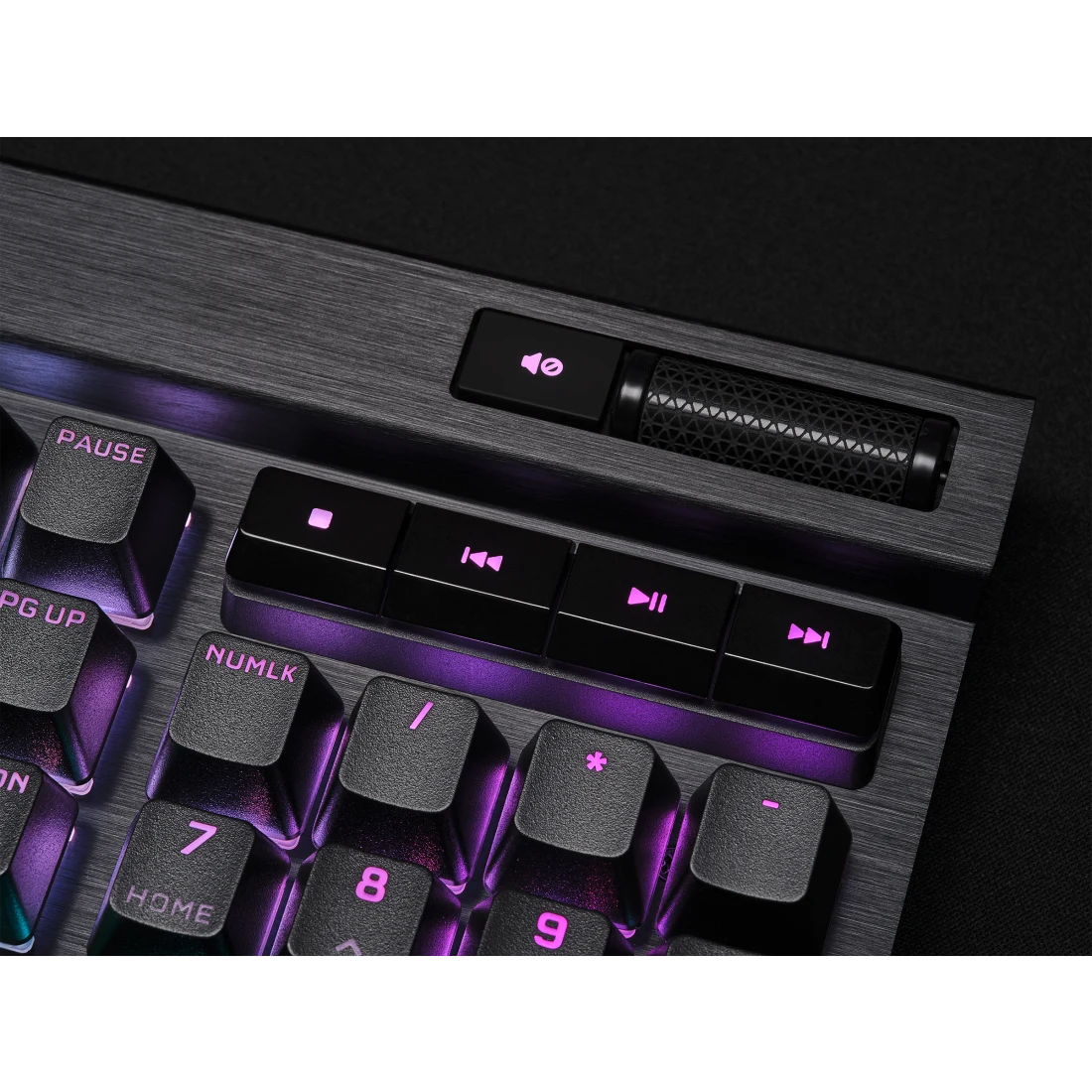 Corsair K70 Pro Keyboard - Thumbnail 3