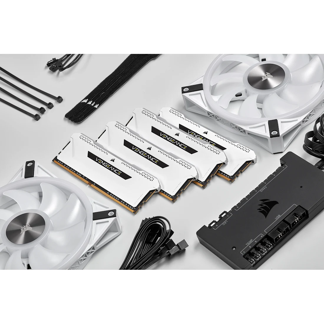 VENGEANCE RGB PRO SL 32GB DDR4 3200MHz C16 Memory Kit - Thumbnail 4