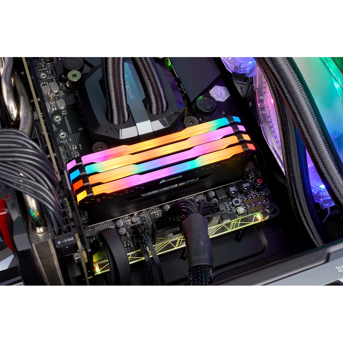 VENGEANCE RGB PRO 32GB DDR4 2933MHz C16 Memory Kit - Thumbnail 5