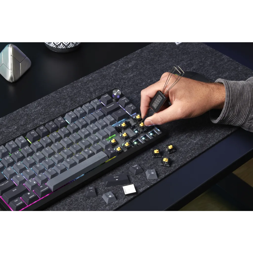 CORSAIR K65 PLUS WIRELESS 75% RGB メカニカルゲーミングキーボード (UK)