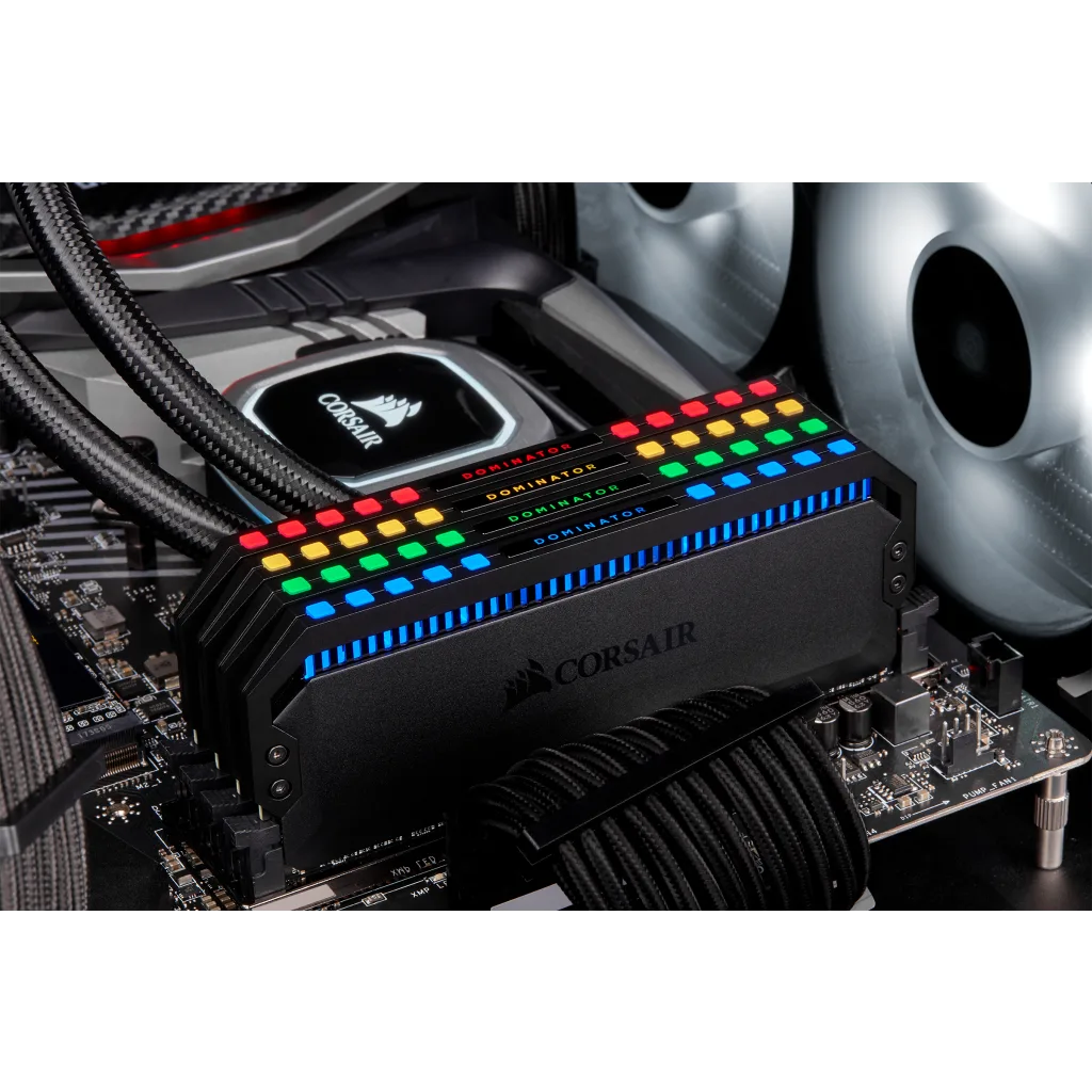 DOMINATOR® PLATINUM RGB 32GB (4 x 8GB) DDR4 DRAM 3200MHz C16