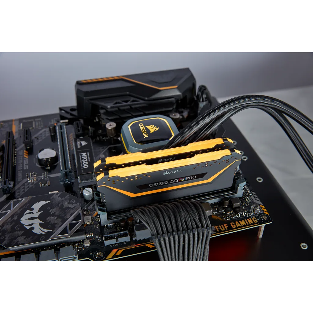 メモリー CORSAIR VENGEANCE CMH32GX4M4E3200C16W Corsair Vengeance RGB Pro 32GB (4x8GB) DDR4 3200MHz C16 LED