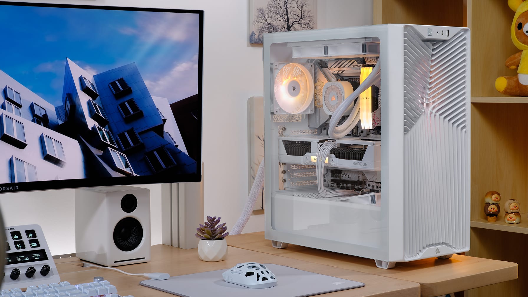 Corsair 3200d rs argb white sestavljen gaming računalnik z belo notranjostjo