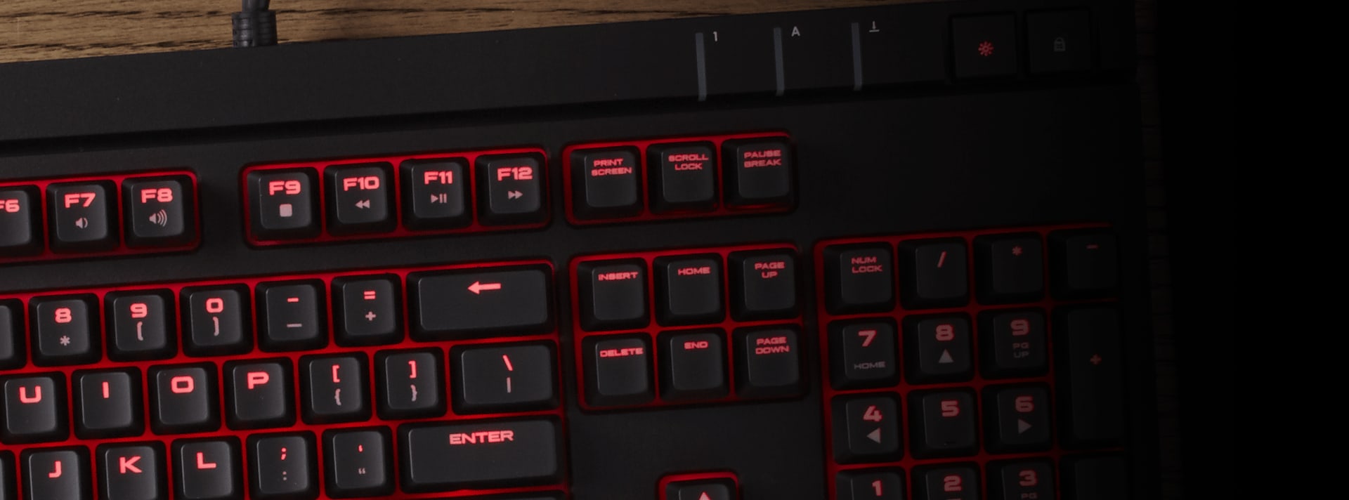 Corsair Strafe Cherry MX Red Mechanical Gaming Keyboard Clavier