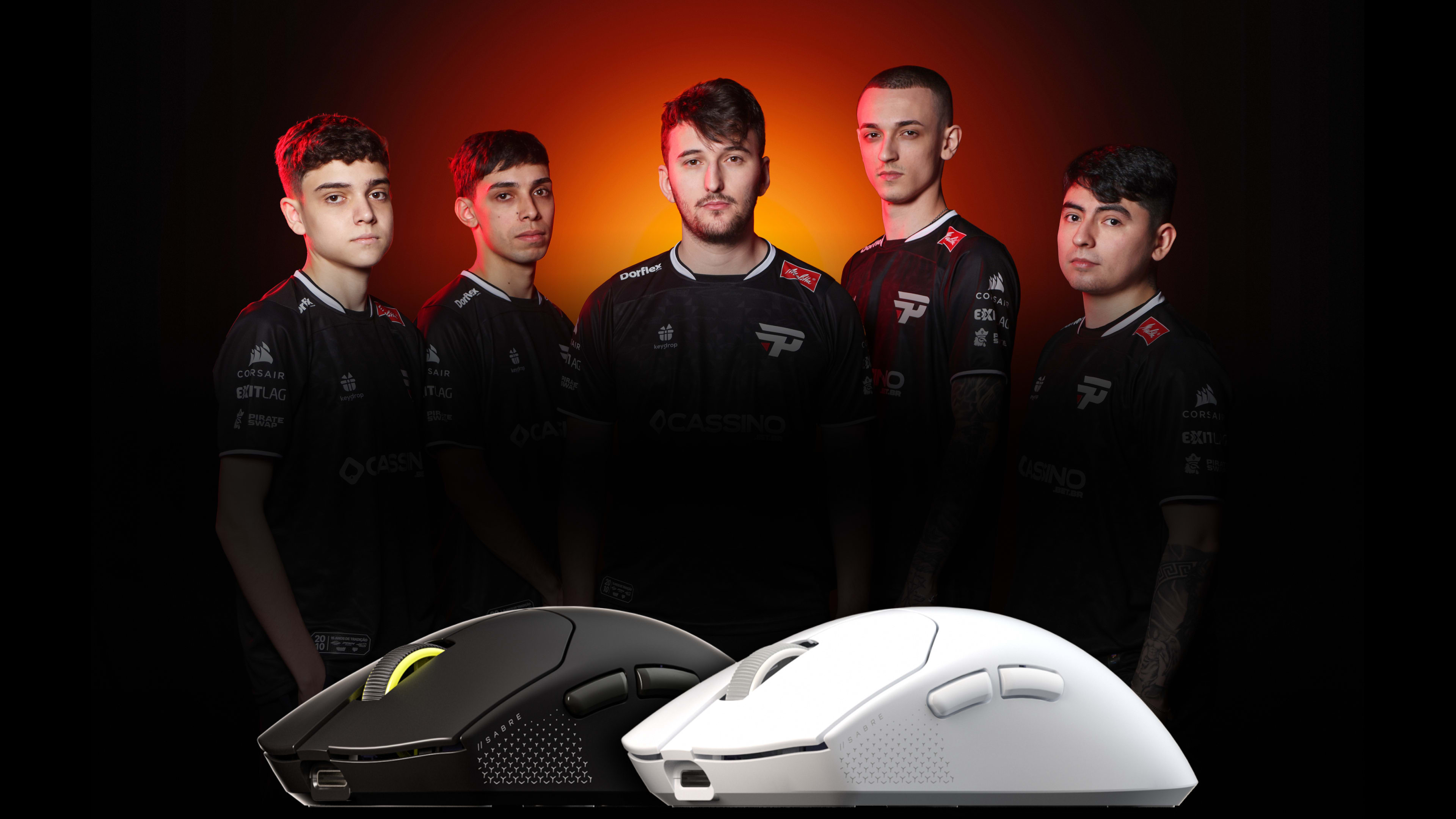Corsair sabre v2 pro | ultralahka brezžična 36 g | 8. 000 hz | 33k dpi | bela gaming miška 2 Corsair sabre v2 pro ultralahka brezžična gaming miška bela predstavitev