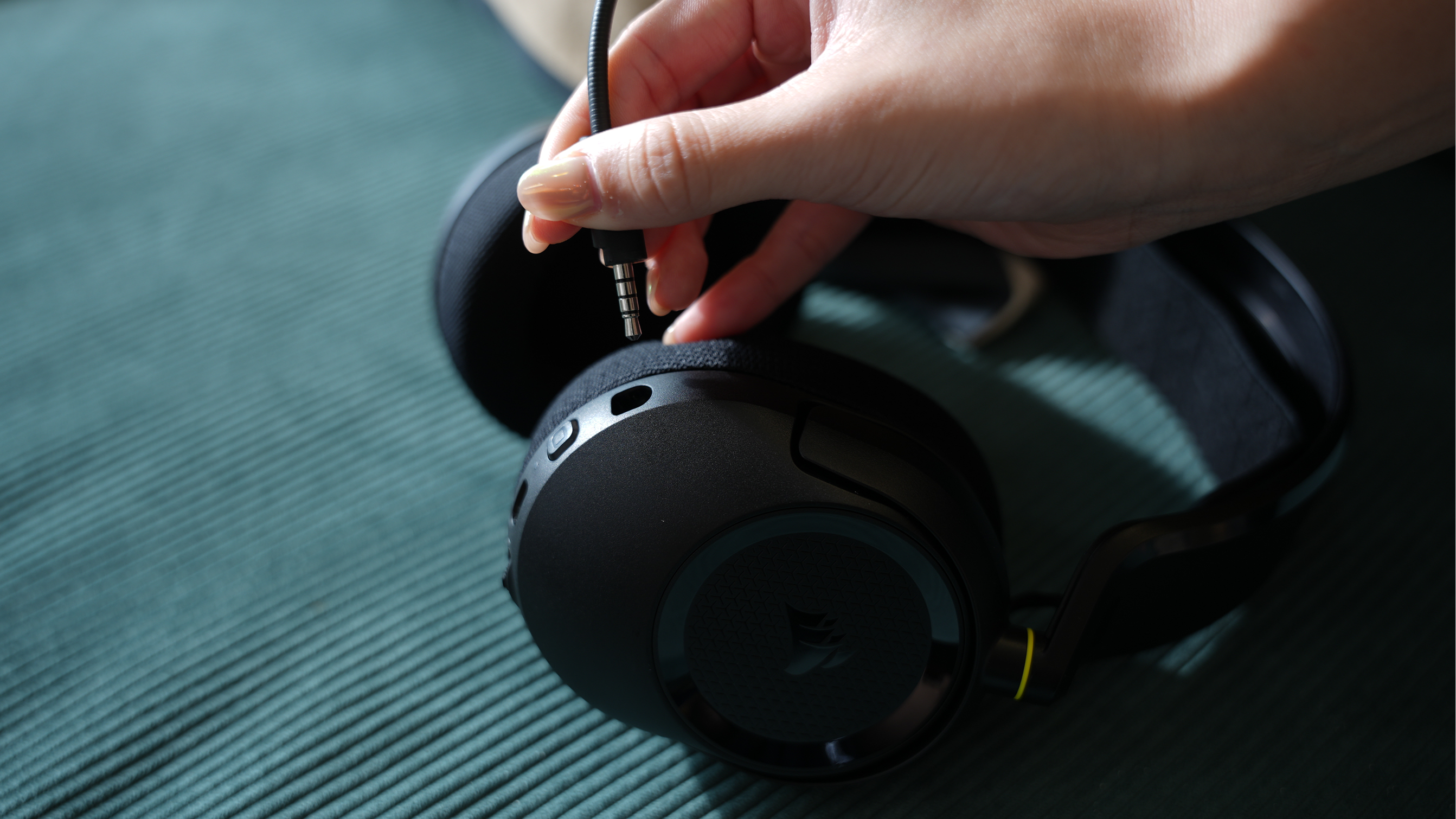 Media | DETACHABLE MIC | HORIZONTAL TABS | HS35 v3 WIRELESS