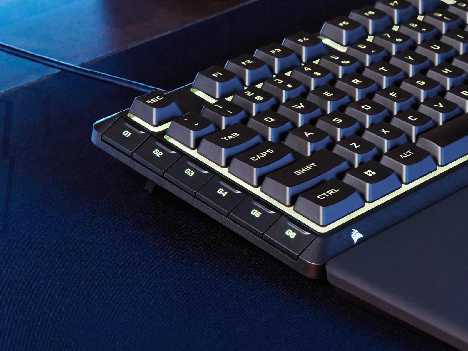 6 PROGRAMMABLE G-KEYS